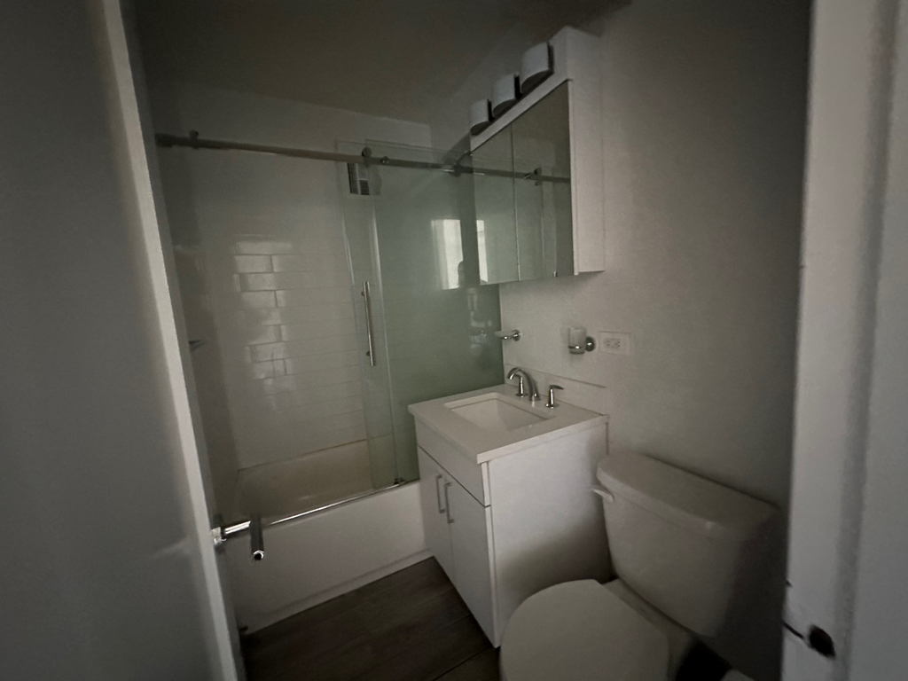 165 East 35th Street - Photo 3