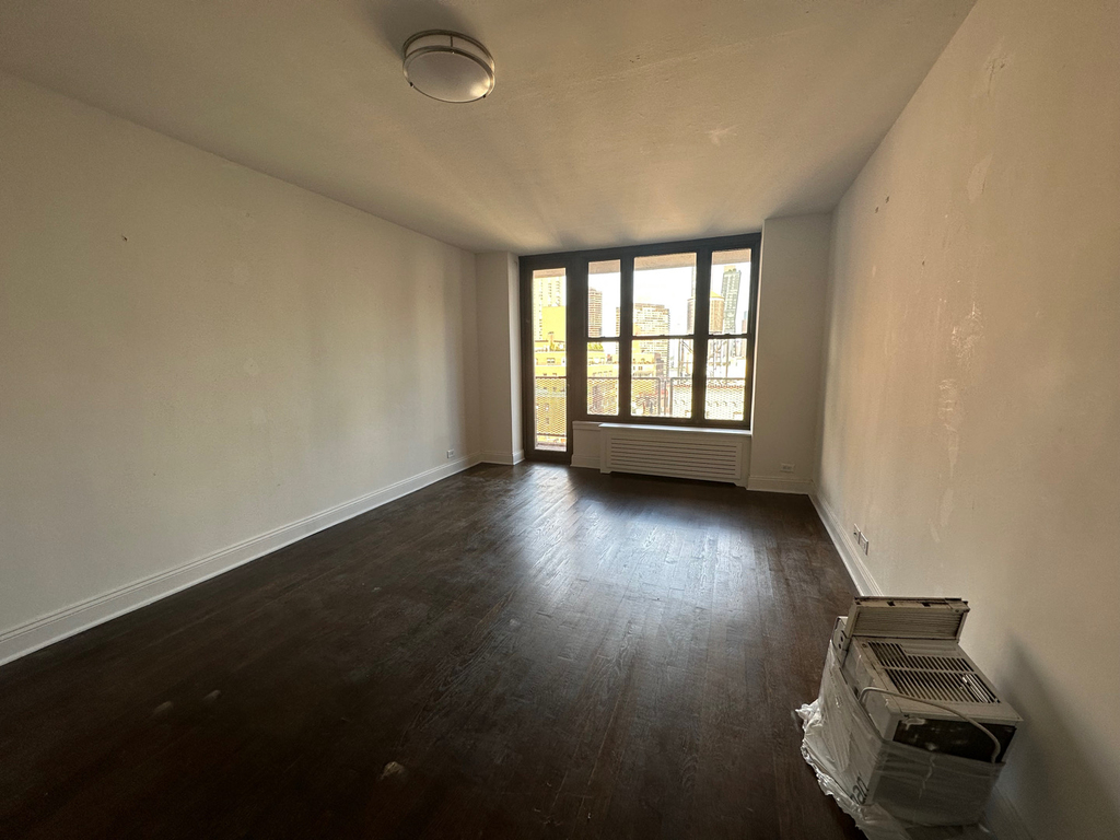 165 East 35th Street - Photo 0
