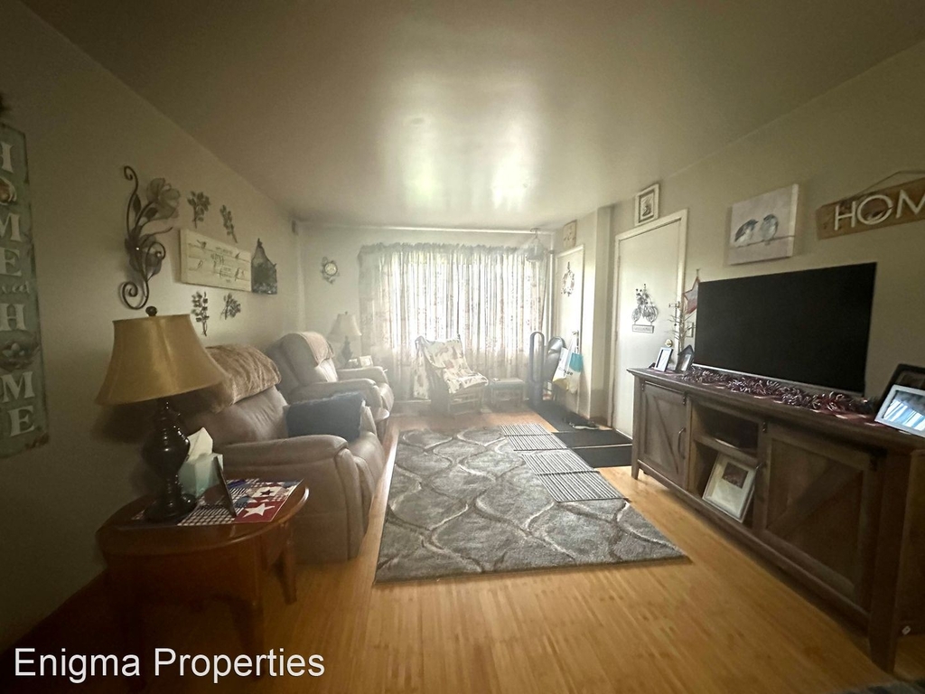 N111 W15831-15835 Vienna Court - Photo 3