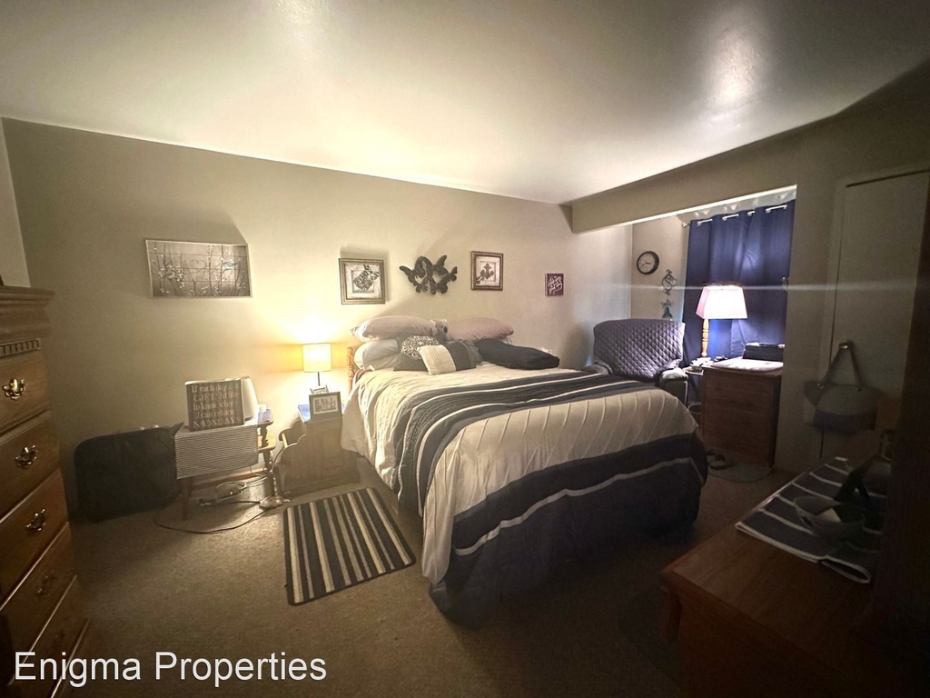 N111 W15831-15835 Vienna Court - Photo 12