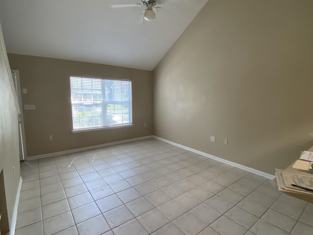 2740 W Tharpe Street - Photo 1