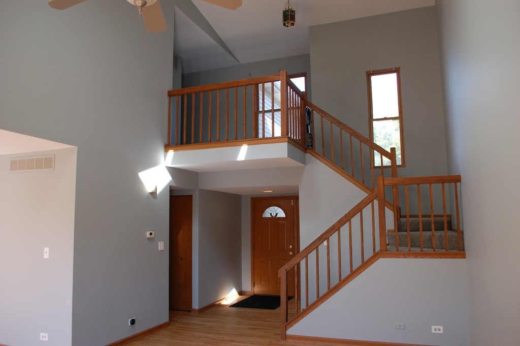 1659 Estate Circle - Photo 2