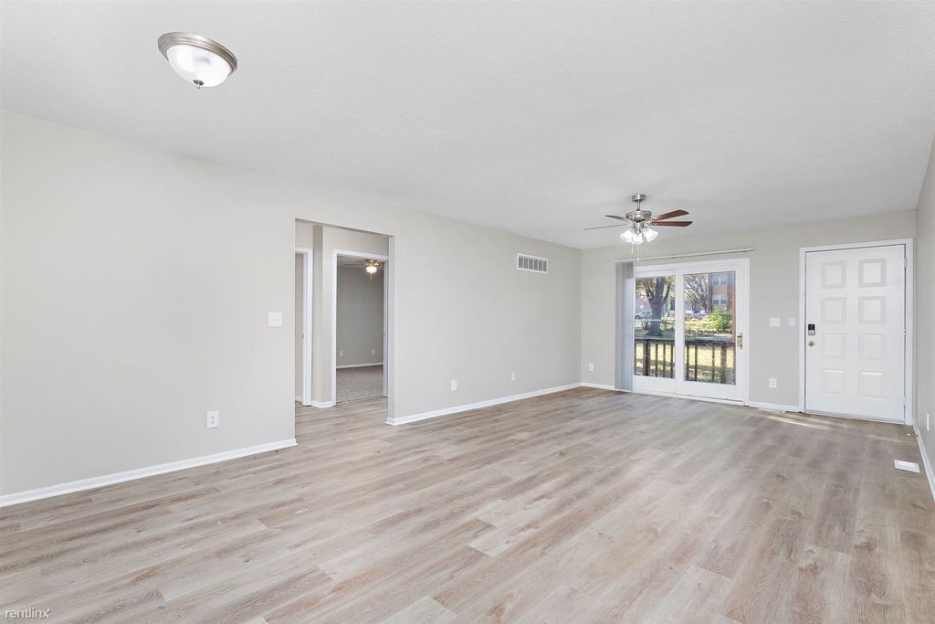 7401 West 61st Street - Photo 5