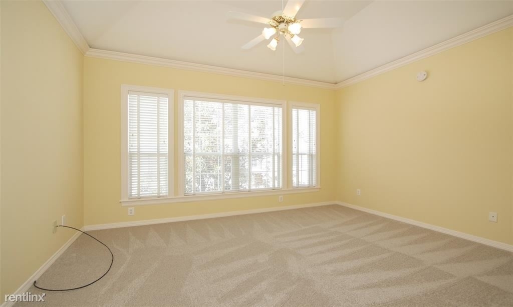 2124 Nantucket Dr Unit B - Photo 4