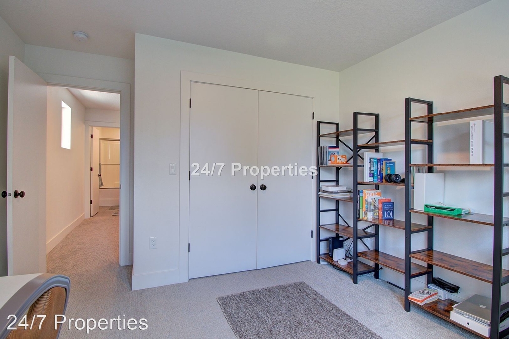 6385 Se 84th Ave. - Photo 17