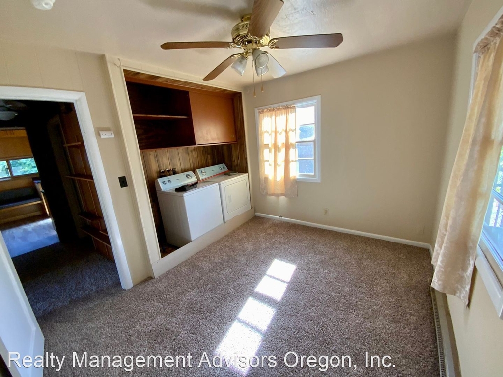 6415 Se 65th Ave - Photo 6