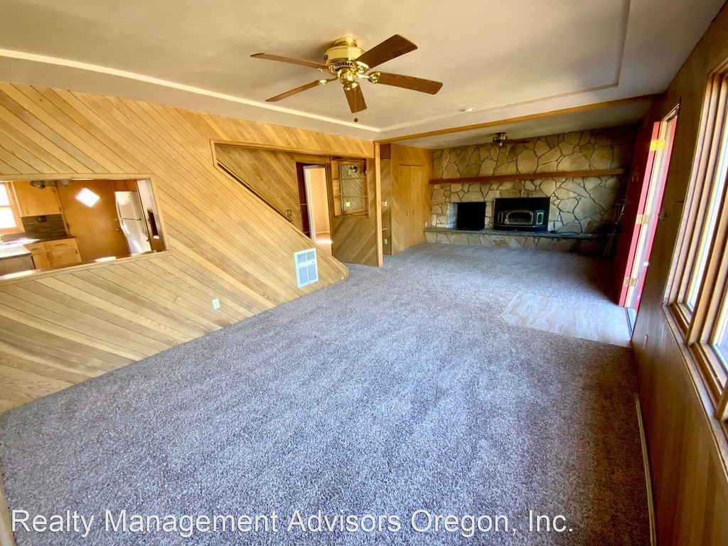 6415 Se 65th Ave - Photo 3