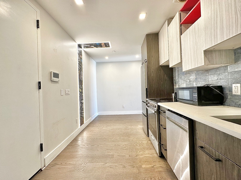 334 Evergreen Avenue - Photo 10