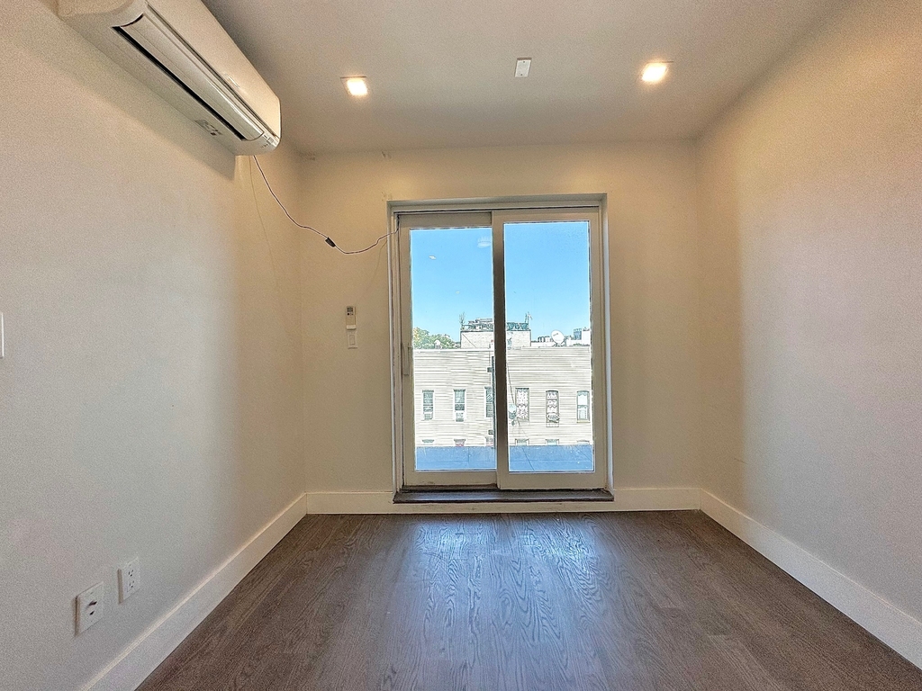 334 Evergreen Avenue - Photo 11