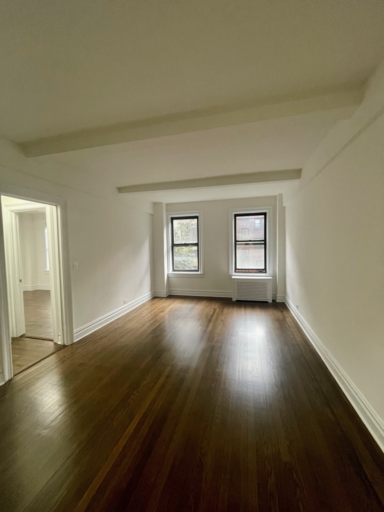 156 East 37th Street, 4D - Photo 0