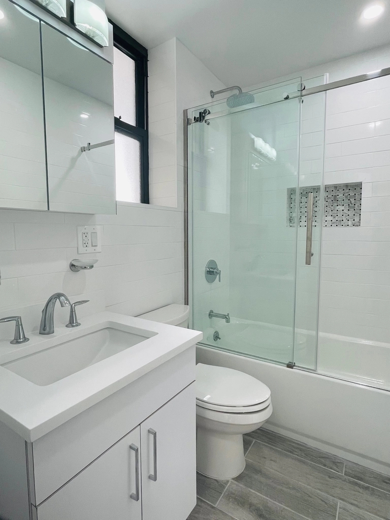 156 East 37th Street, 4D - Photo 13