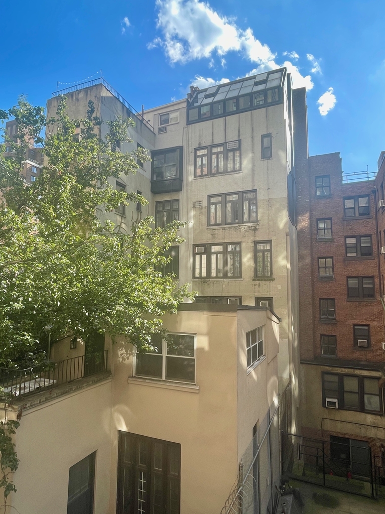 156 East 37th Street, 4D - Photo 8