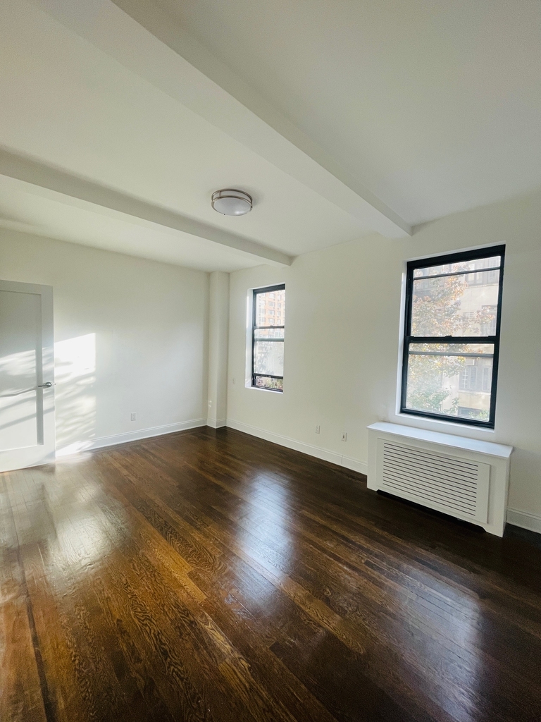 156 East 37th Street, 4D - Photo 5