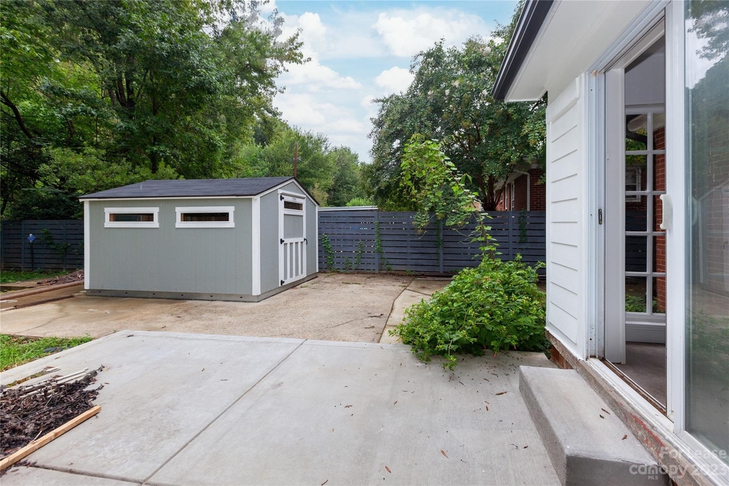 1227 Tarrington Avenue - Photo 20