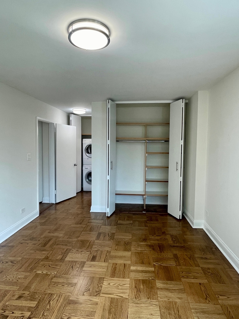 E 71st St / 1st Avenue - Photo 5
