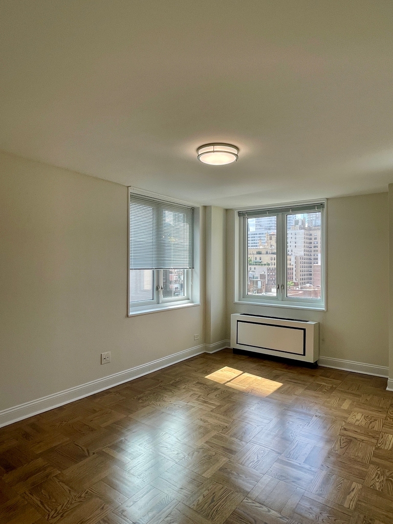 E 71st St / 1st Avenue - Photo 4