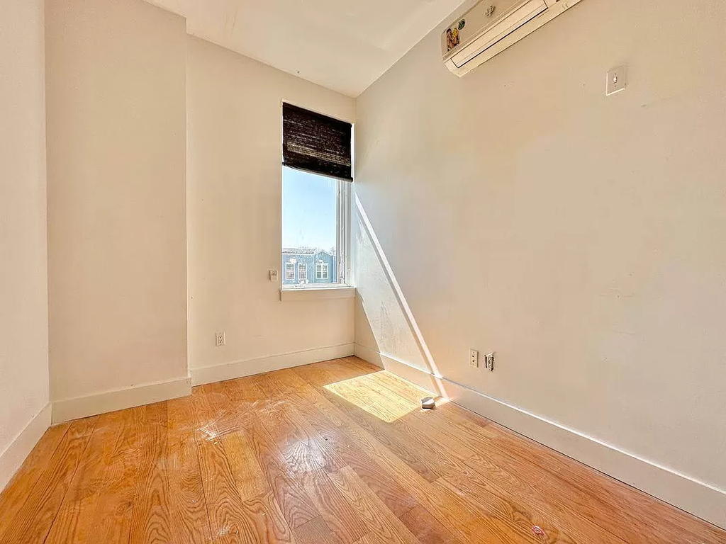 997 Jefferson Avenue - Photo 8