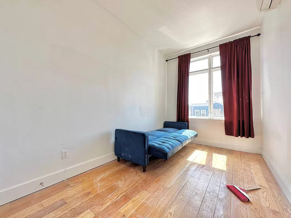 997 Jefferson Avenue - Photo 1