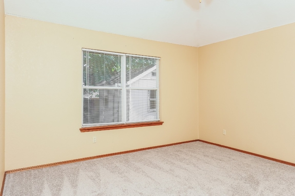 8209 Nw 83rd Place - Photo 8
