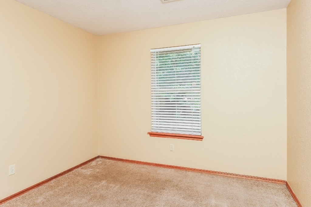 8209 Nw 83rd Place - Photo 10