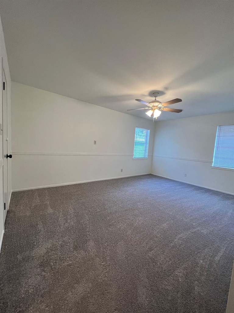 1109 Elm - Photo 15