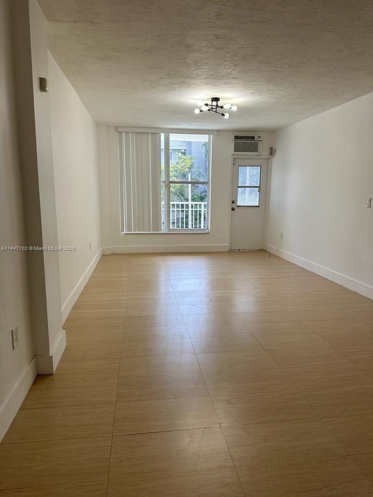 1300 Lincoln Rd - Photo 2