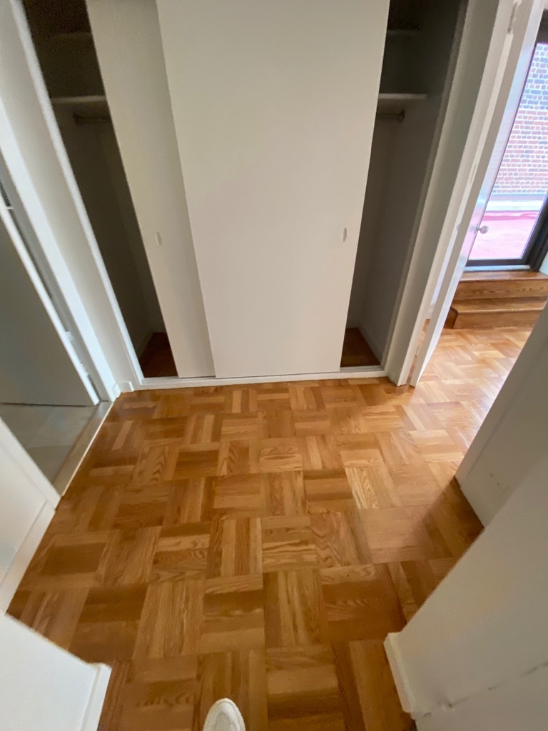 East 55th Street - Photo 11
