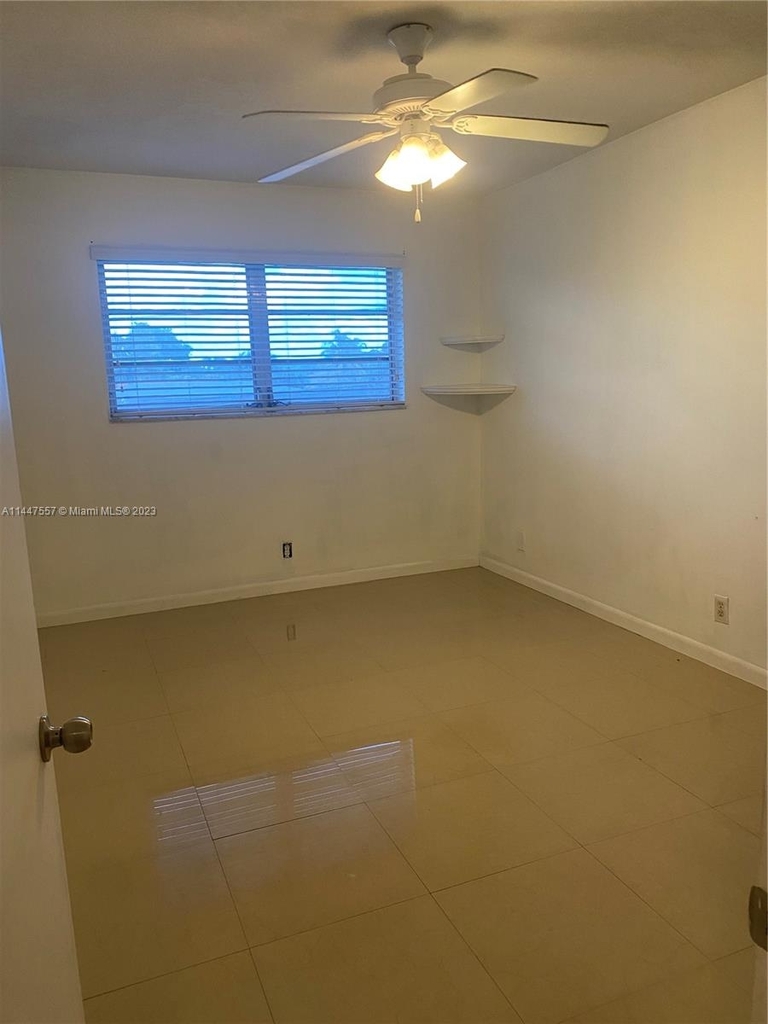 2040 Nw 81st Ave - Photo 16
