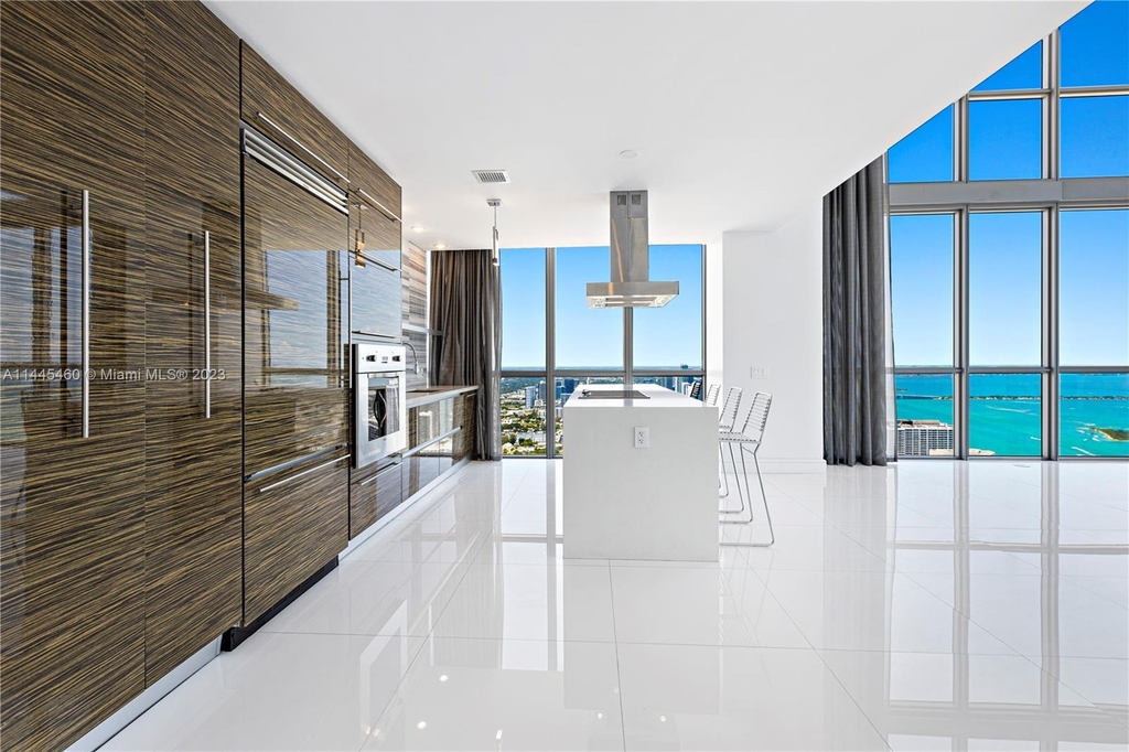 1100 Biscayne Blvd - Photo 4