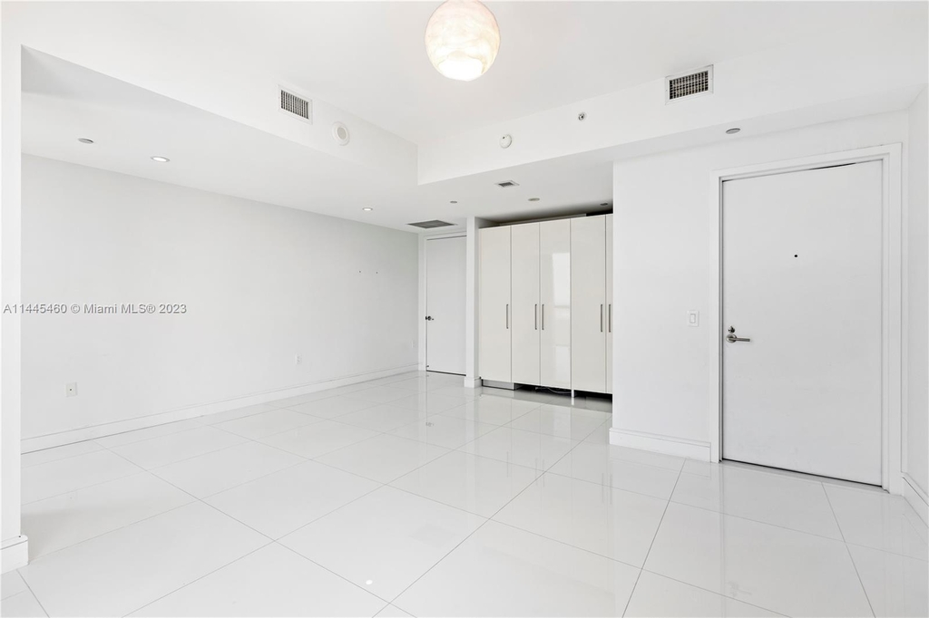 1100 Biscayne Blvd - Photo 30