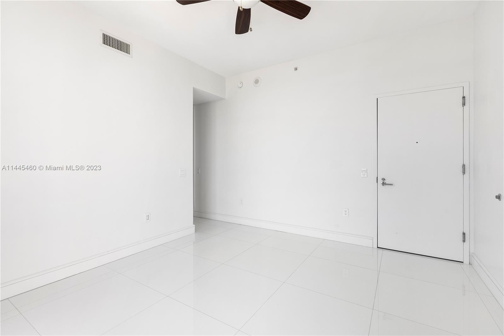 1100 Biscayne Blvd - Photo 34