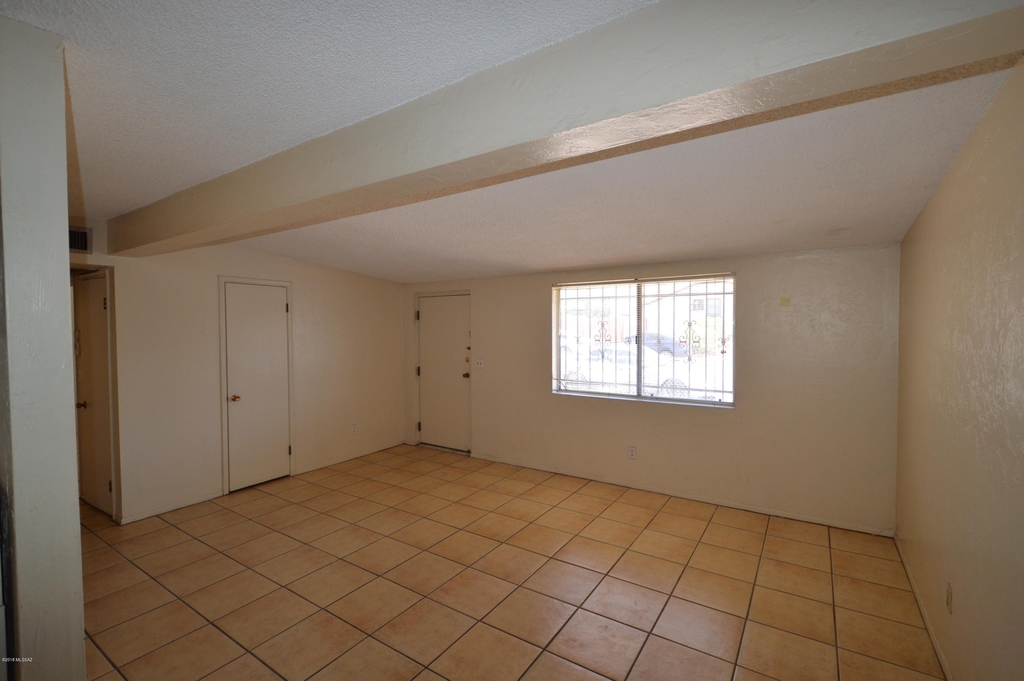 1701 N Fremont Avenue - Photo 3