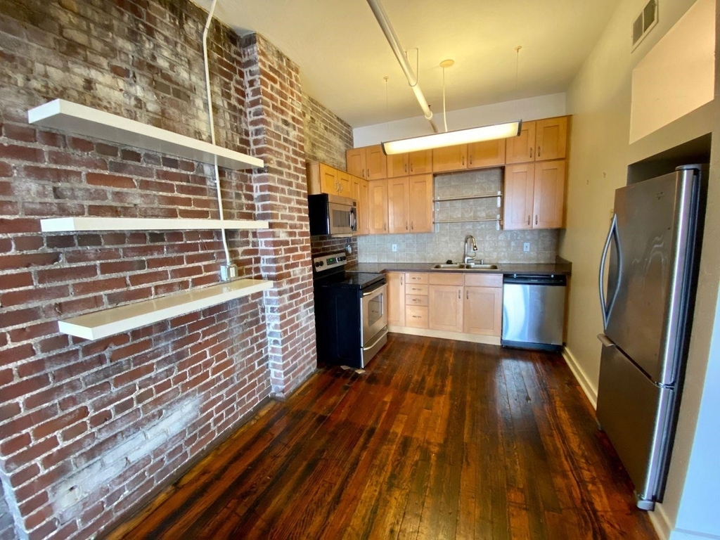 413 S Main - Photo 3