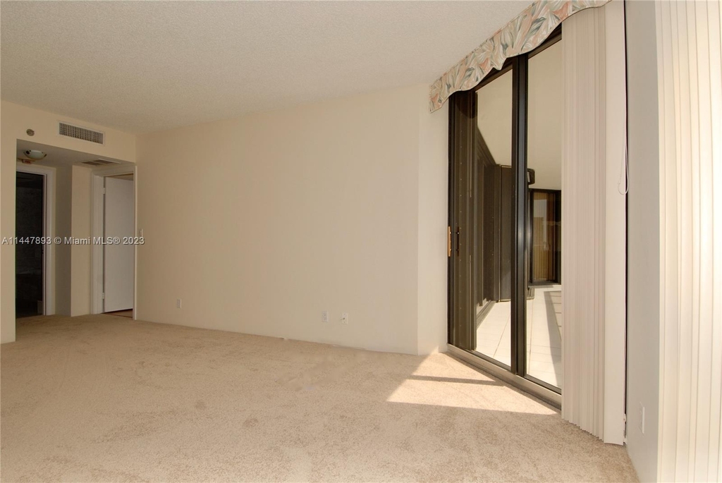 3600 Yacht Club Dr - Photo 20