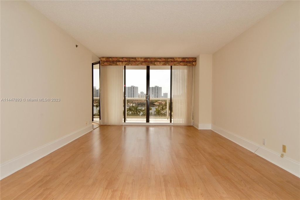 3600 Yacht Club Dr - Photo 33