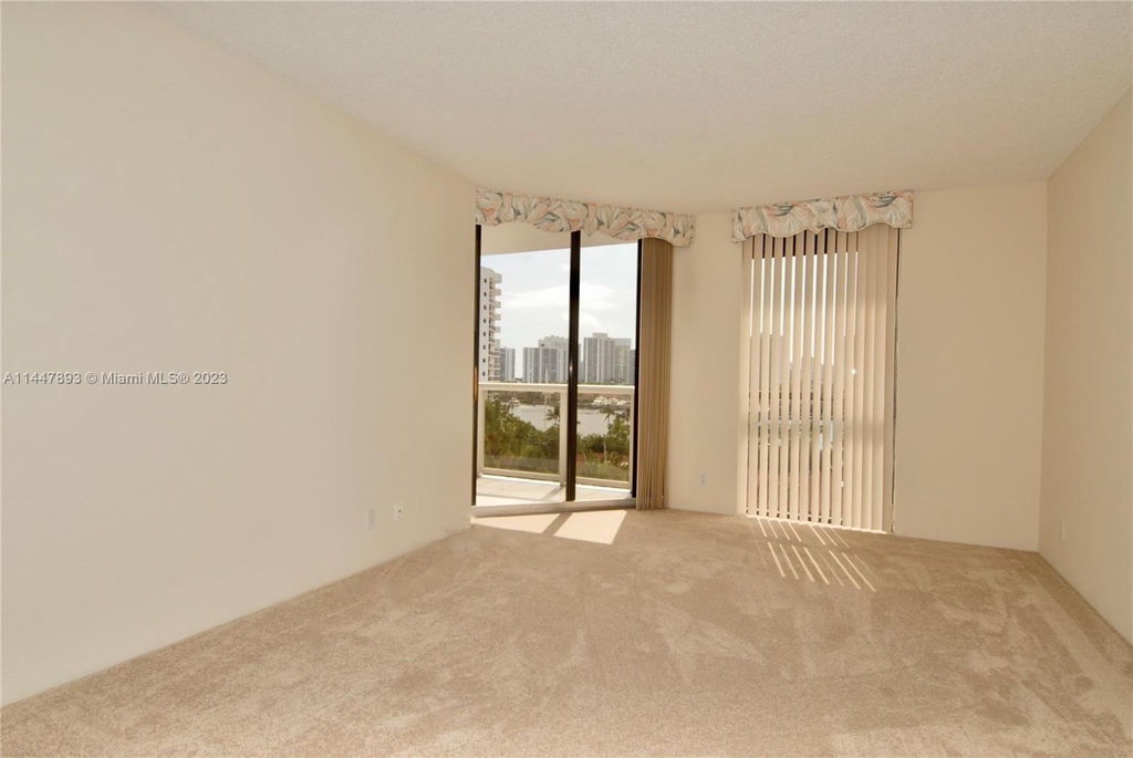 3600 Yacht Club Dr - Photo 21