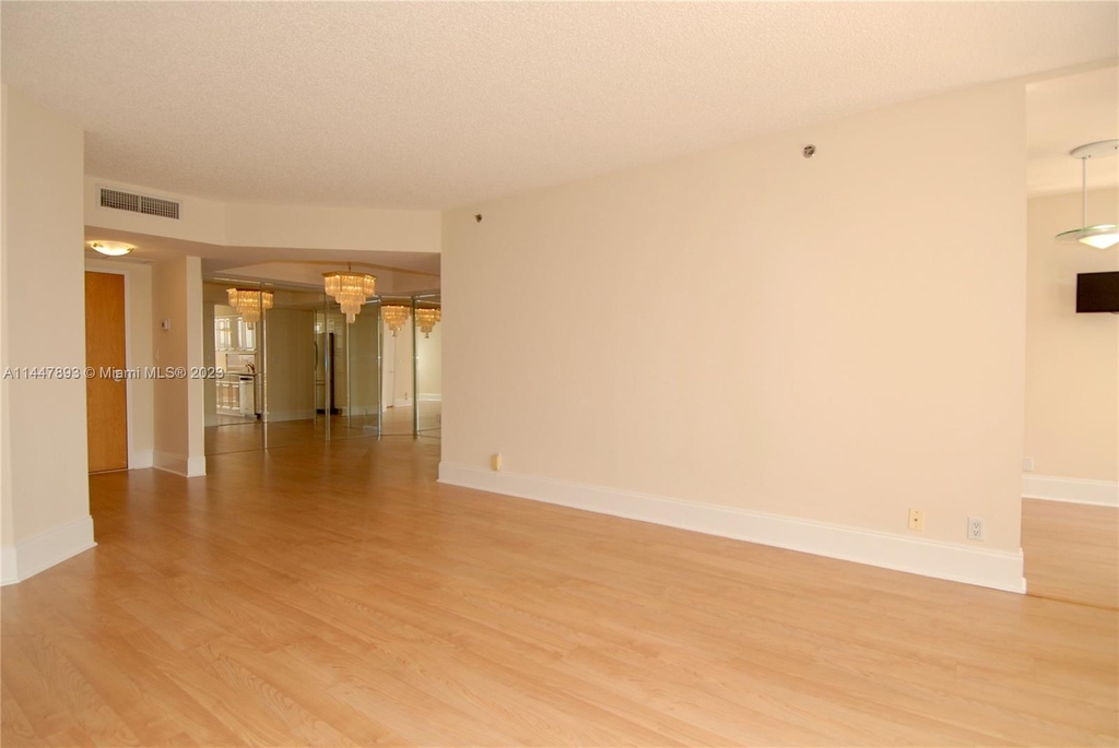 3600 Yacht Club Dr - Photo 35