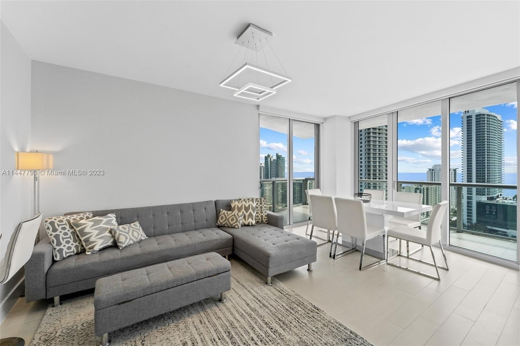 2600 E Hallandale Beach Blvd - Photo 19