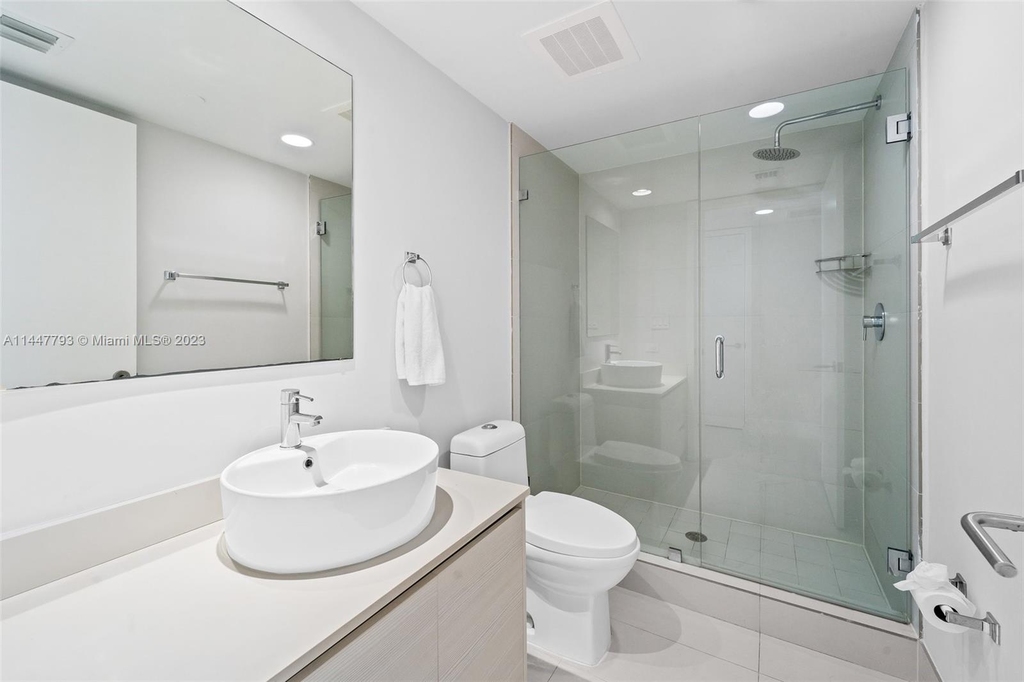 2600 E Hallandale Beach Blvd - Photo 22