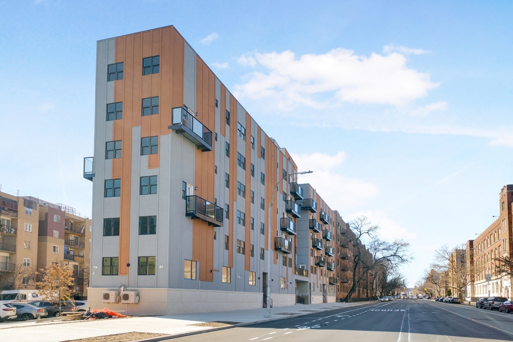 800 Empire Boulevard - Photo 7