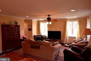 10504 Amherst Ave - Photo 5