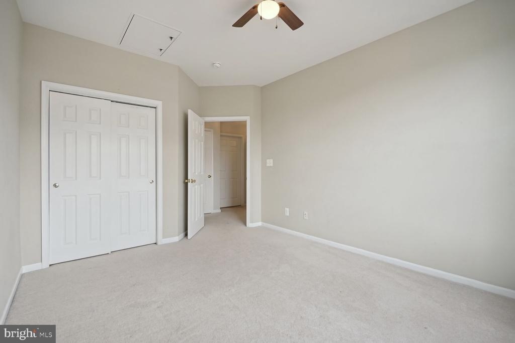 43890 Hickory Corner Ter - Photo 19