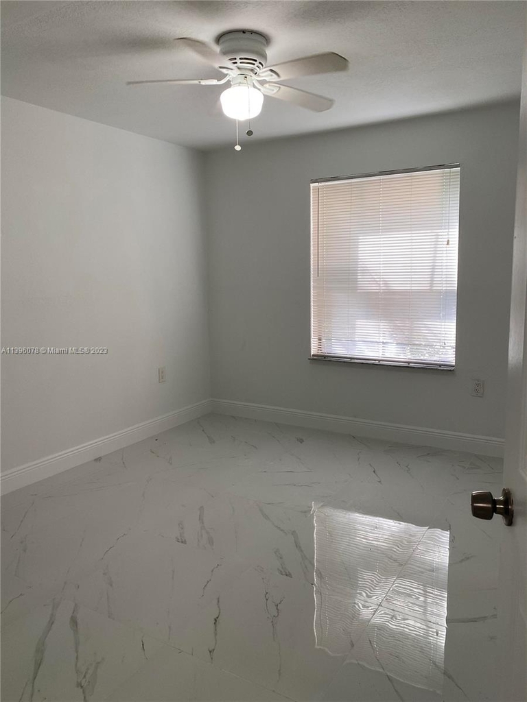 15560 Sw 104th Ter - Photo 16