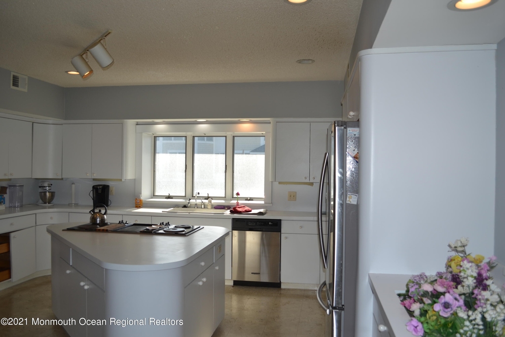 106 Oceanfront - Photo 4