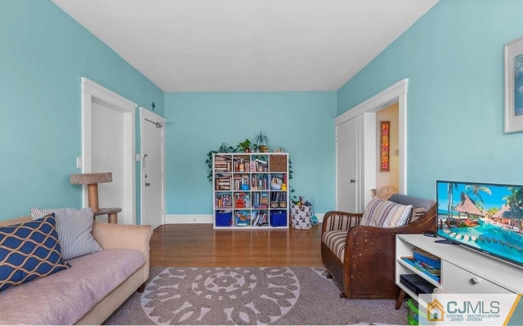 53 Lincoln Avenue - Photo 2