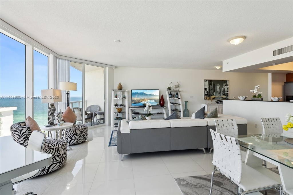 16699 Collins Ave - Photo 3