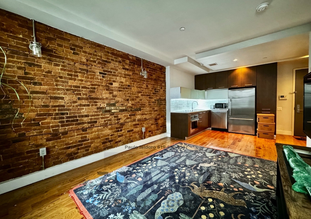 72 Willoughby Street - Photo 2