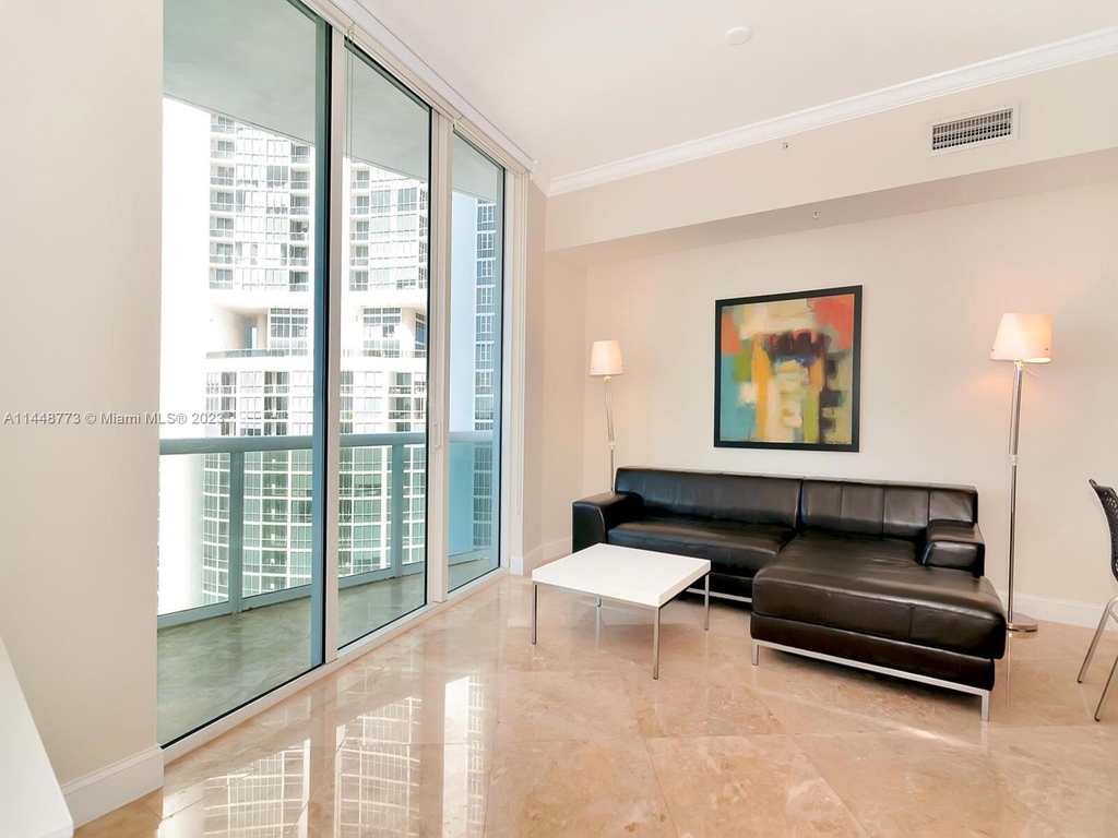 18101 Collins Ave - Photo 13