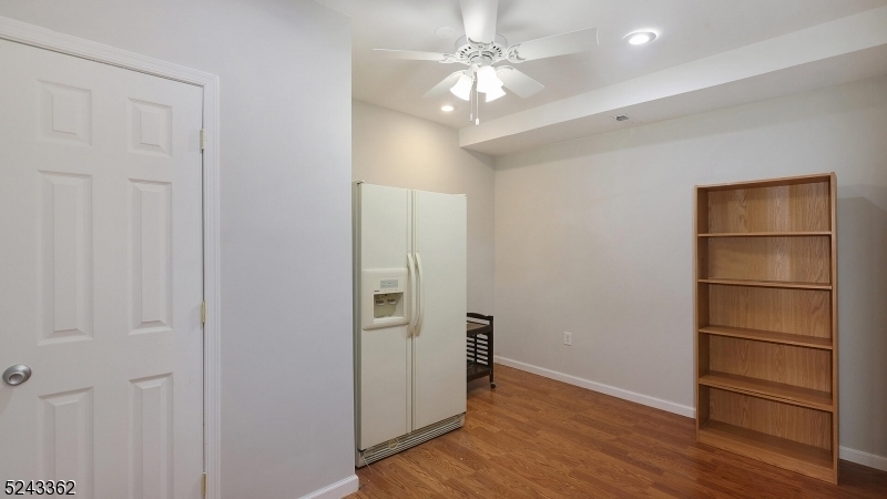 1113 Irving Ave - Photo 33