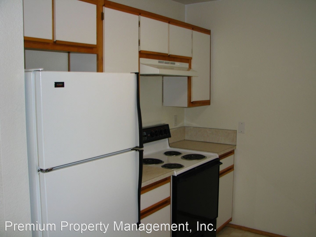 Camelot East 1148 37th Place Ne - Photo 4
